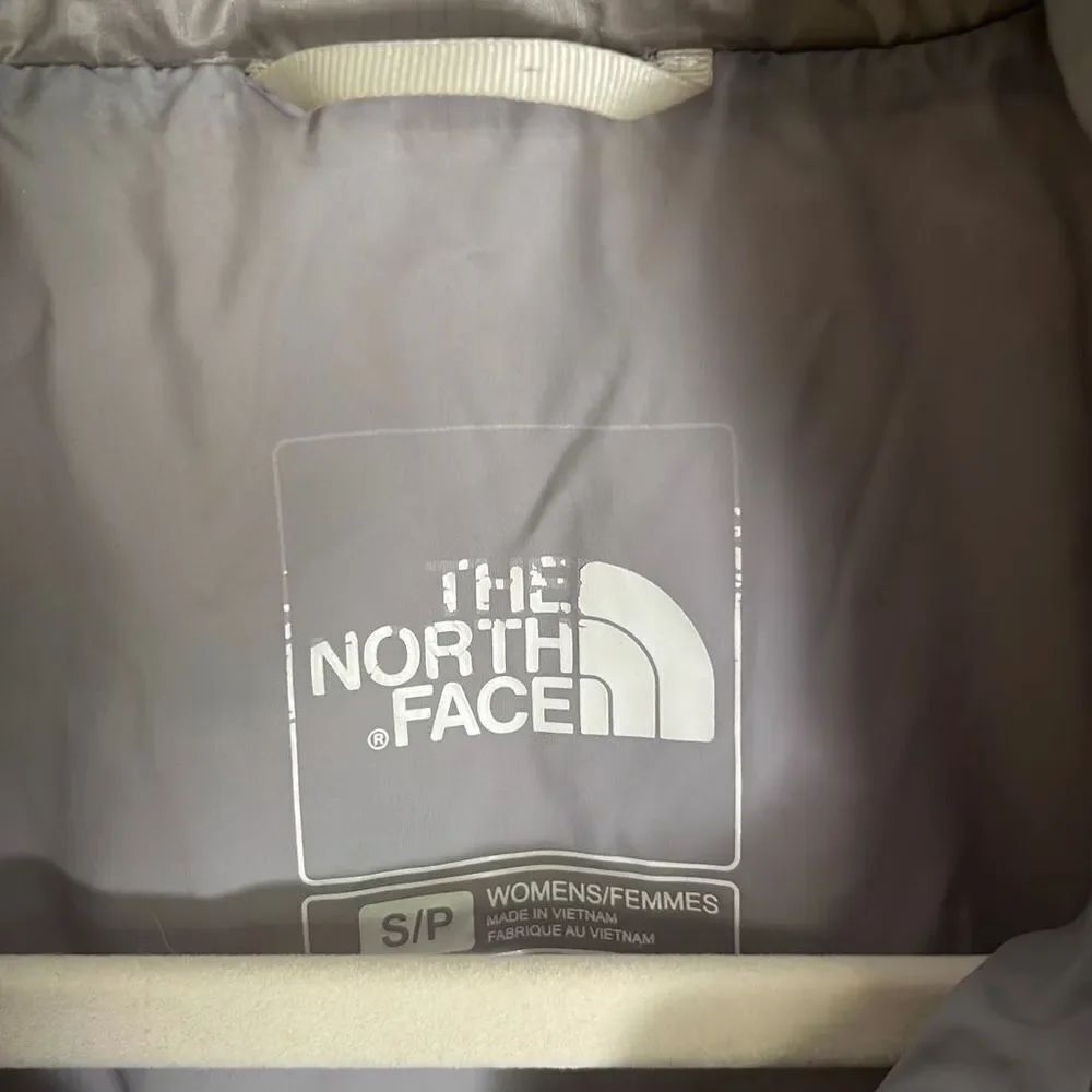 The North Face Packable Puffer Jacket - Picture 7 of 10